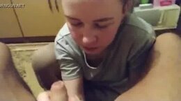 cum in the mouth&period; young girl satisfies me with her mouth