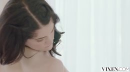 Gorgeous Brunette In 1st Hardcore Scene