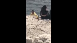 ya&scedil;l&inodot; kurt gen&ccedil; k&inodot;zlar&inodot; izleyip 31 &ccedil;ekiyor