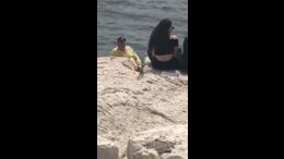 ya&scedil;l&inodot; kurt gen&ccedil; k&inodot;zlar&inodot; izleyip 31 &ccedil;ekiyor