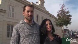 Elvira revient avec son chéri pour une sextape