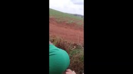 METI NA FILHA DA MINHA MULHER NO MATO NEGRINHA NOVINHA GOSTOSA gozei nela