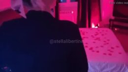 Je reçois un beau mâle à baiser en cadeau de Saint Valentin !